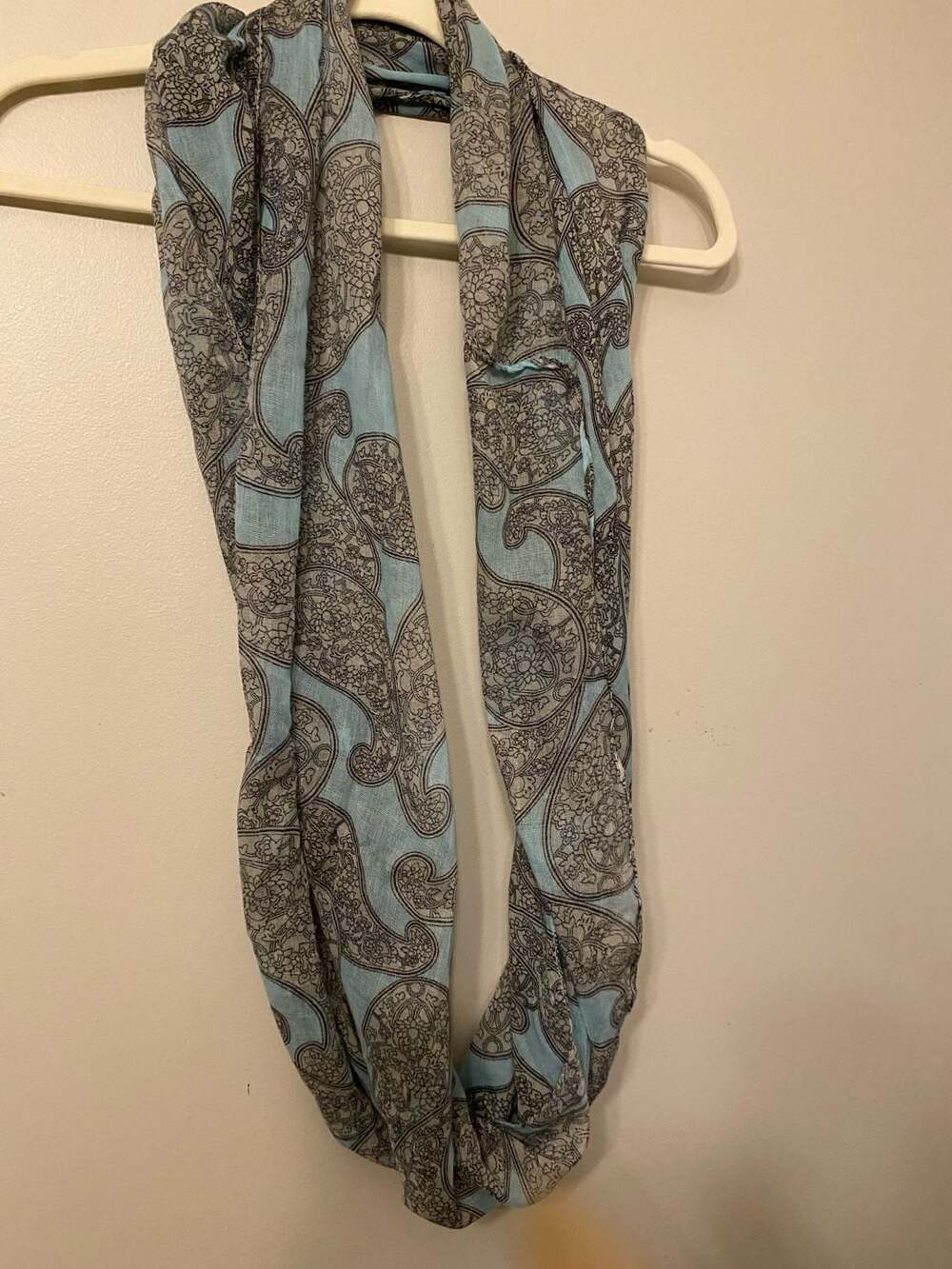Lavello Lightweight Infinity Accent Scarf Sky Blue Gray Paisley Flowers